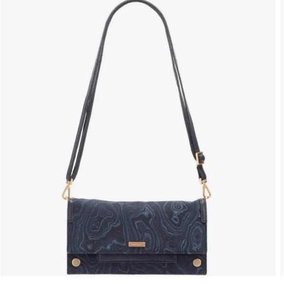 Hammitt Handbags - Hammitt AJ Crossbody
Clutch Satin Tides
Brushed‎ Gold Clutch